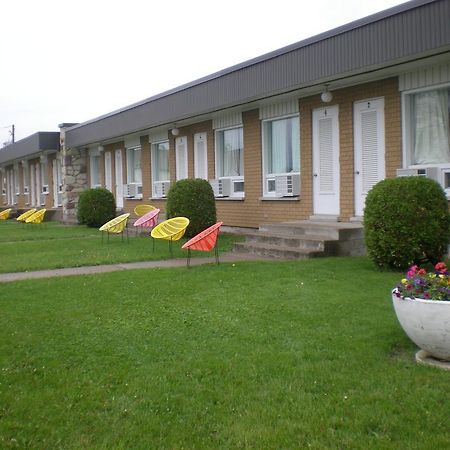 Motel Vaudreuil Екстер'єр фото